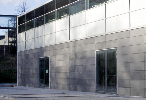 Фасад из бетонных панелей