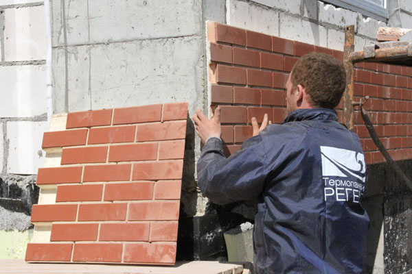 Монтаж панели на фасад 