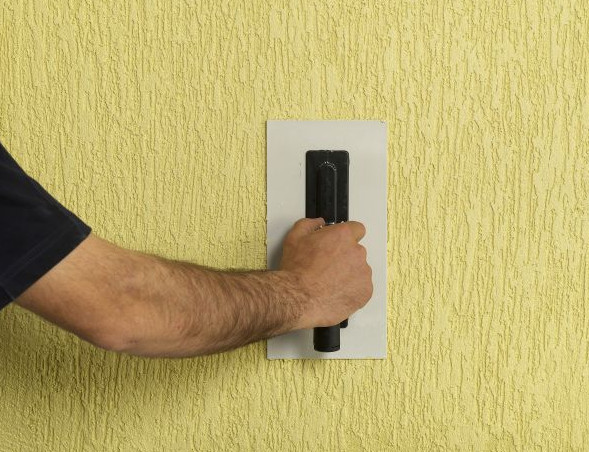 Нанесение штукатурки