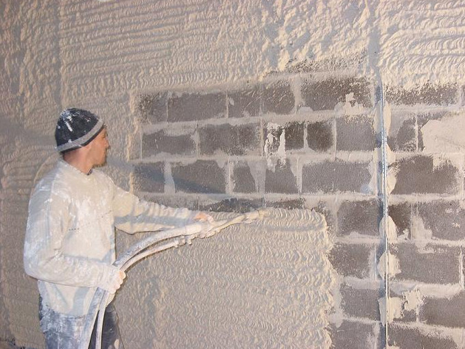 Нанесение штукатурки