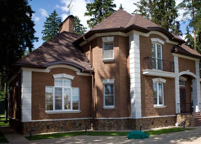 Английский стиль фасада