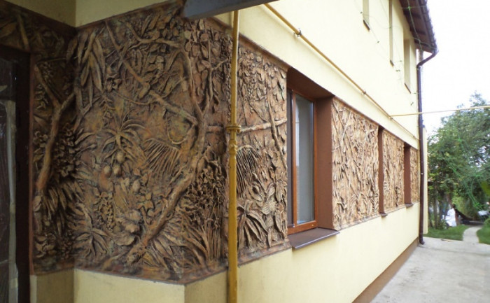 Фасадный барельеф