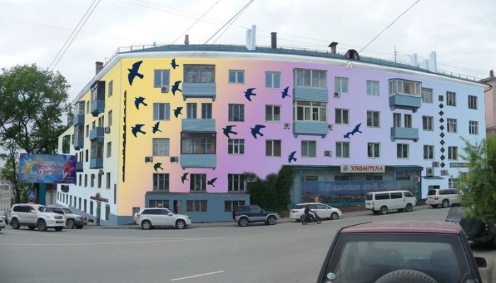 Обновленный фасад жилого дома