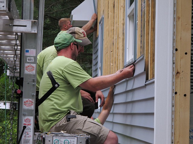 Крепление сайдинга