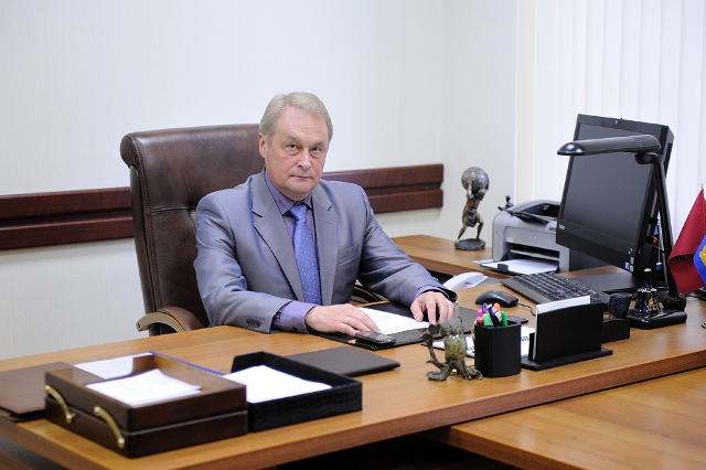 Валентин Пахомов